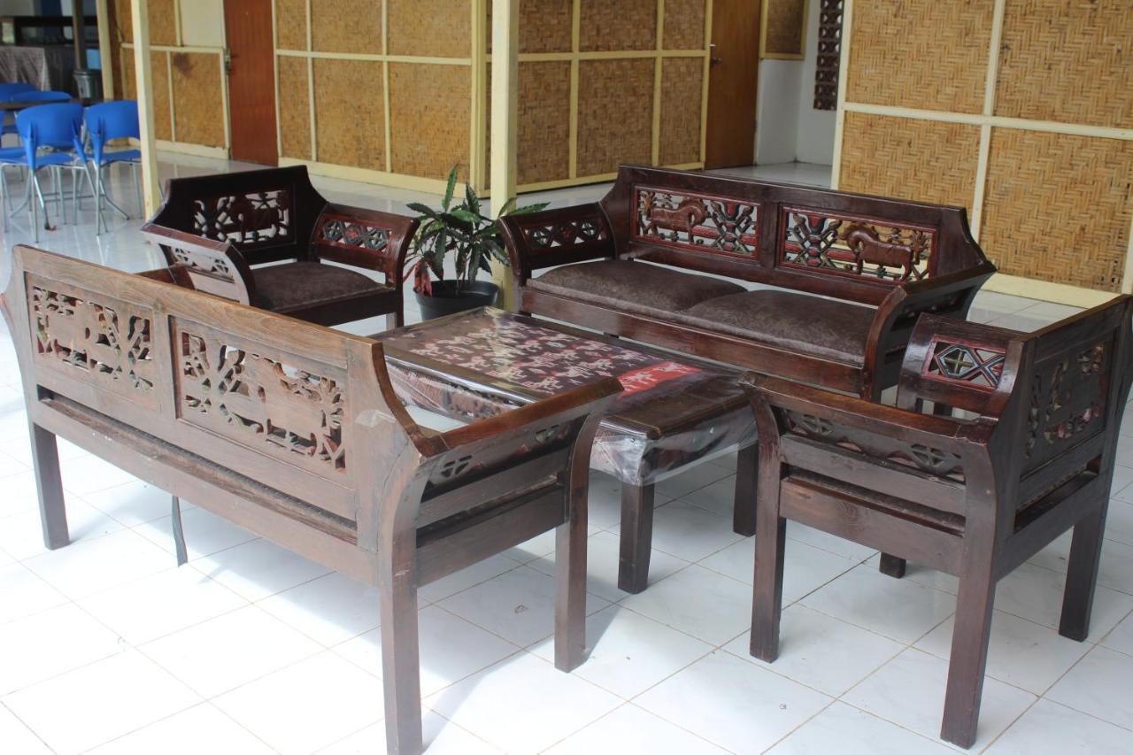 Pondok Wisata dan Restoran Elim Waingapu Exterior foto