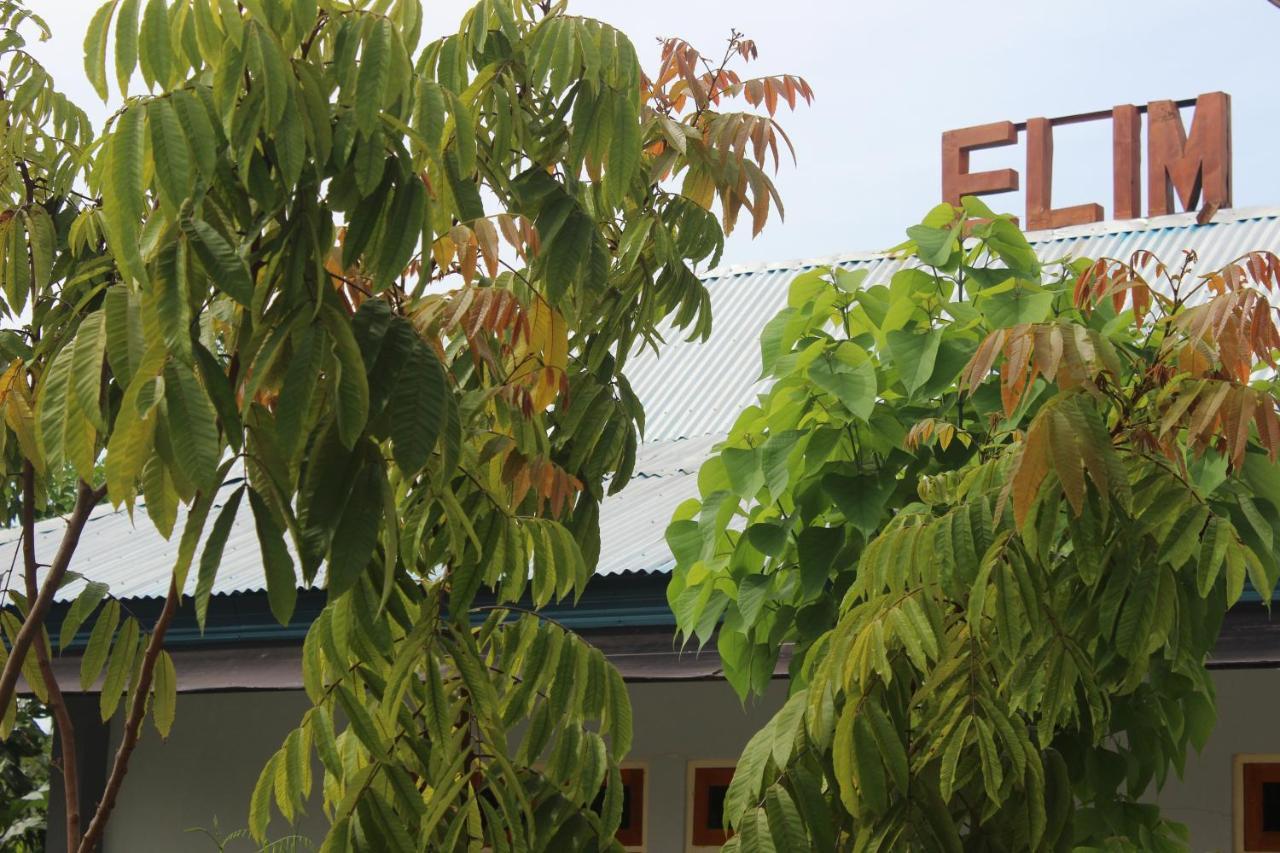 Pondok Wisata dan Restoran Elim Waingapu Exterior foto