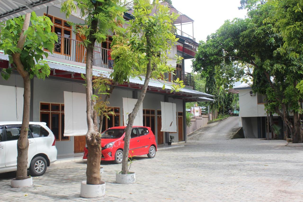 Pondok Wisata dan Restoran Elim Waingapu Exterior foto