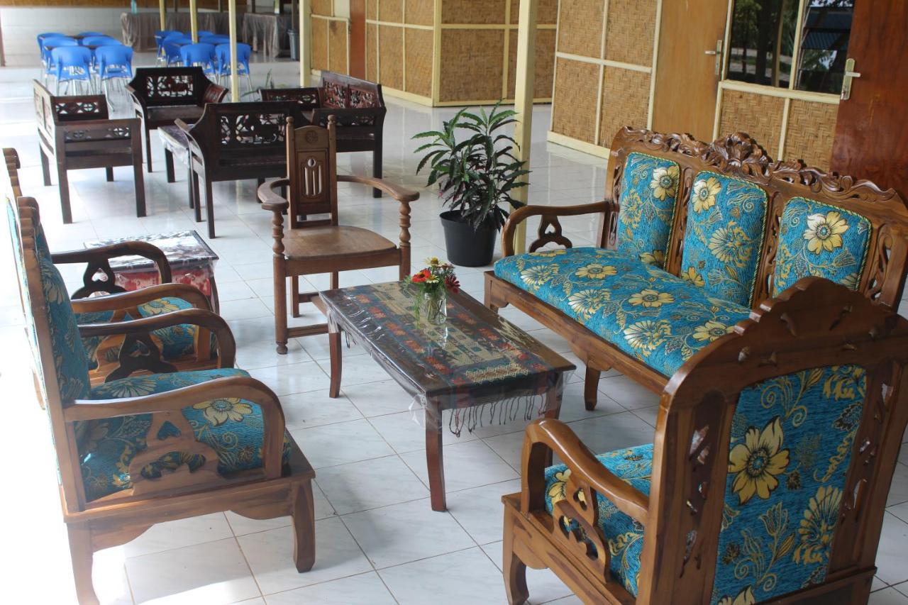 Pondok Wisata dan Restoran Elim Waingapu Exterior foto