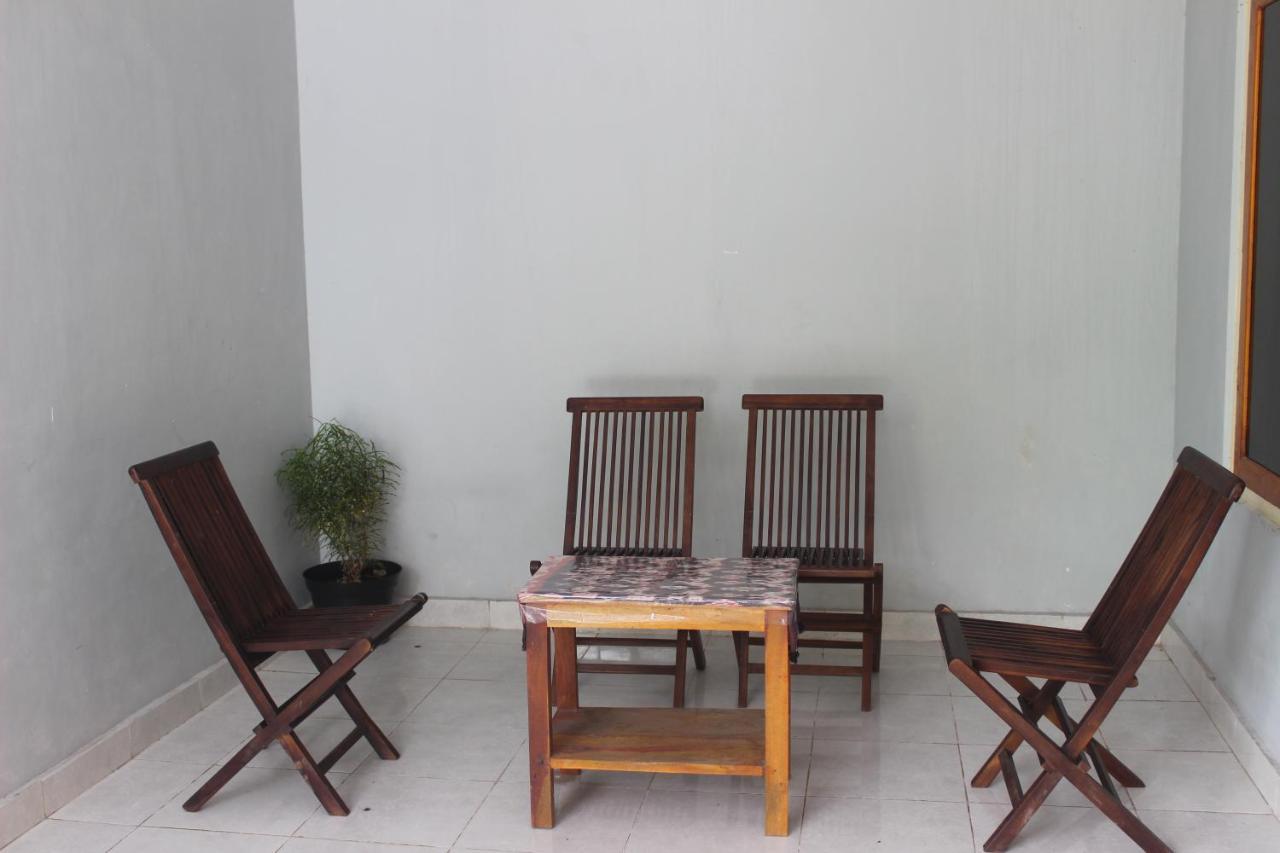 Pondok Wisata dan Restoran Elim Waingapu Exterior foto