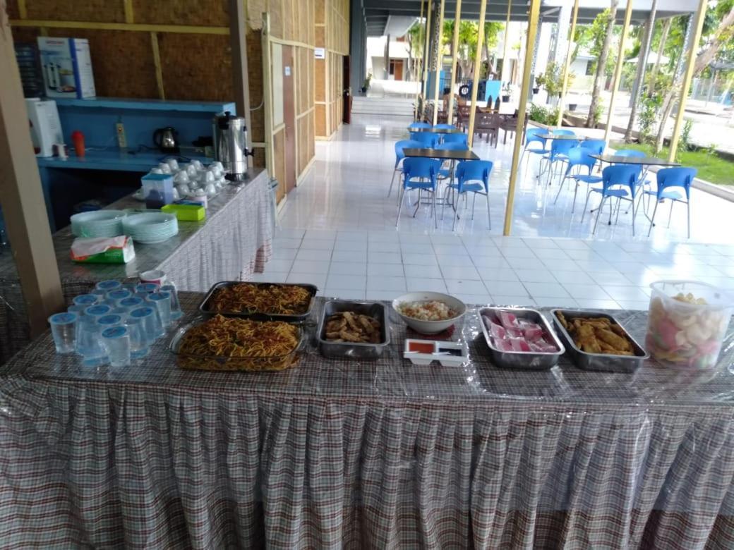Pondok Wisata dan Restoran Elim Waingapu Exterior foto